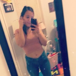 Meet your Posher, Sela